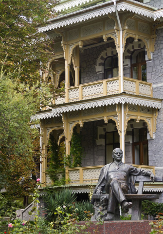 Lenin-Denkmal in Gursuf (Ukraine), am ehemaligen Sanatorium des Verteidigungsministeriums der UdSSR (© Can Stock Photo Inc./dogi78)
