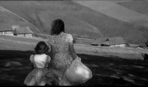 Filmstill aus »Tagebuch für meine Kinder«: Julis wiederkehrende Erinnerung an ihre Mutter