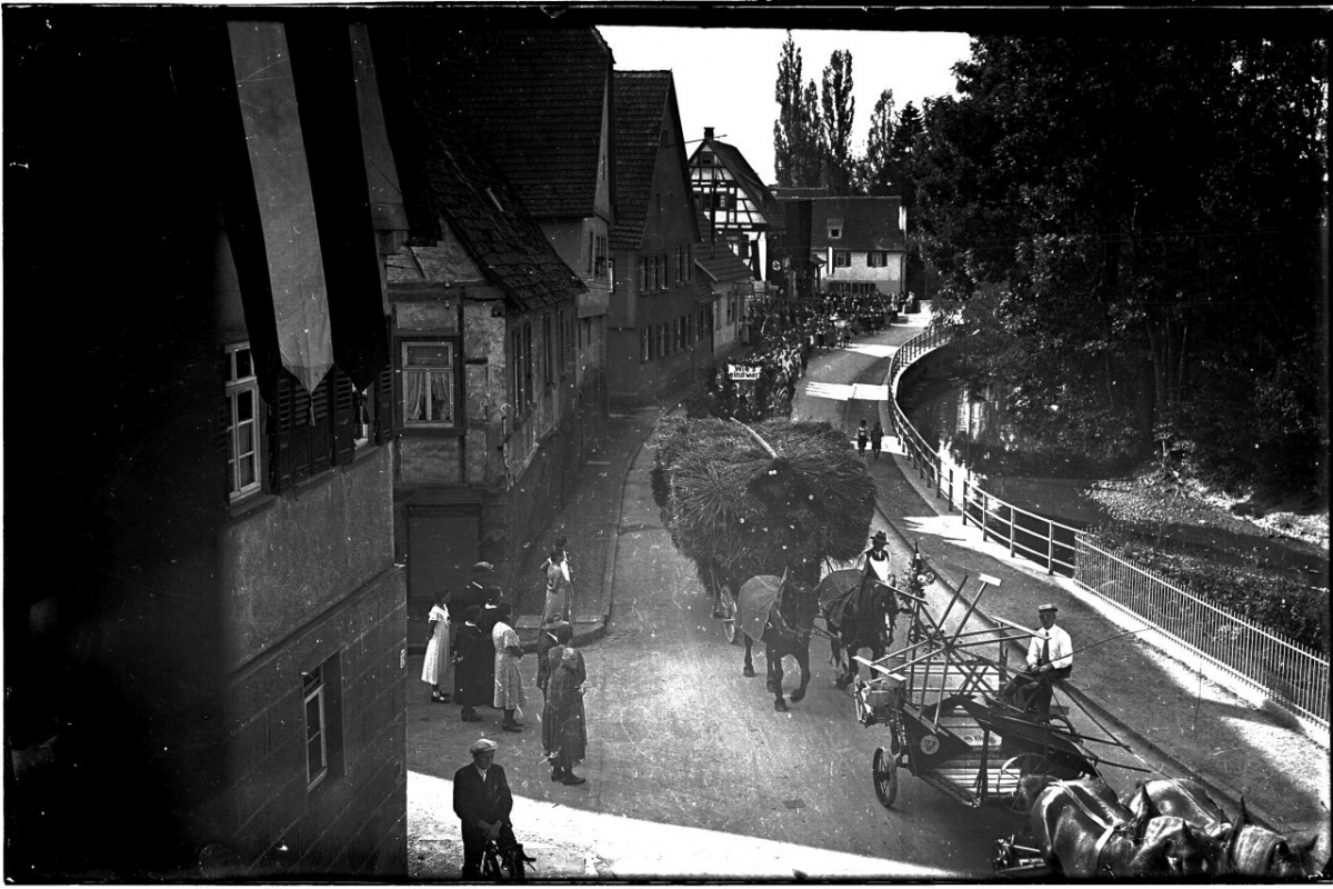 Erntedankfest 1933 (Stadtarchiv Ditzingen, Fotografischer Nachlass Albert Gehring, Digitalisat des Glasplatten-Negativs, Bild Nr. 0090)