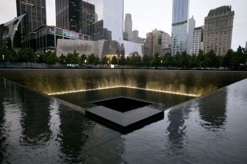 Einer der beiden »Memorial Pools« (© National September 11 Memorial & Museum, Foto: Jin Lee)