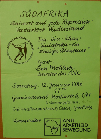 »SÜDAFRIKA. Antwort auf jede Repression: Verstärkter Widerstand«. Ankündigung der West-Berliner Anti-Apartheid-Bewegung zu einer Versammlung, mit dem Logo des MK und der AAB (AAB Berlin, 1986; Originalformat: 42 cm x 29,5 cm; afas)