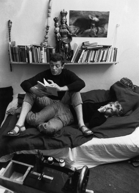 Ein anderer Blick auf jugendkulturelles Wohnen und Dinggebrauch – aus einer Fotoreportage für die Zeitschrift »twen«, 1962 (bpk/Will McBride)