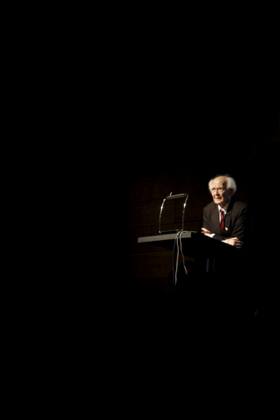 Zygmunt Bauman bei einer Konferenz in Barcelona, 23. Oktober 2010(Wikimedia Commons, Cynefin, Bauman al CCCB, CC BY-SA 4.0)