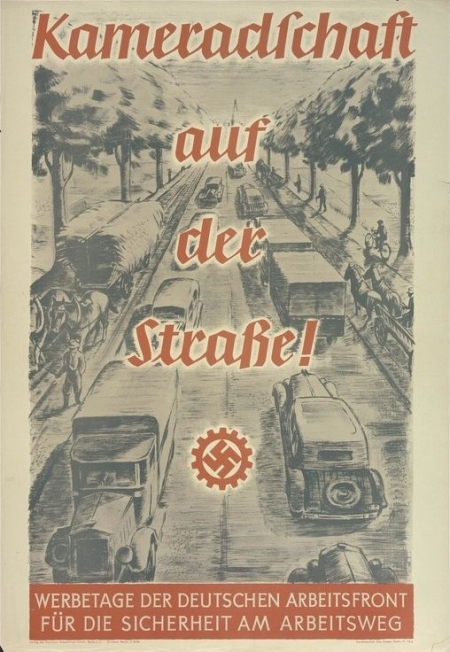 Kampagnen zur Unfallverhütung hatten besonders innerhalb der Berufsgenossenschaften eine lange Tradition. Wie hier auf einem Plakat der Deutschen Arbeitsfront (DAF) vom November 1938 waren diese Kampagnen im Nationalsozialismus oft beeinflusst vom Konzept einer »Verkehrsgemeinschaft«, deren Mitglieder sich »kameradschaftlich« zu verhalten hatten, um Unfälle zu verhindern. Zu sehen sind Pferdefuhrwerke, Personen- und Lastkraftwagen, Fußgänger und Radfahrer, die auf einer ungewöhnlich breiten Straße alle genug Raum haben.(Bundesarchiv, Plak 003-017-036) Kampagnen zur Unfallverhütung hatten besonders innerhalb der Berufsgenossenschaften eine lange Tradition. Wie hier auf einem Plakat der Deutschen Arbeitsfront (DAF) vom November 1938 waren diese Kampagnen im Nationalsozialismus oft beeinflusst vom Konzept einer »Verkehrsgemeinschaft«, deren Mitglieder sich »kameradschaftlich« zu verhalten hatten, um Unfälle zu verhindern. Zu sehen sind Pferdefuhrwerke, Personen- und Lastkraftwagen, Fußgänger und Radfahrer, die auf einer ungewöhnlich breiten Straße alle genug Raum haben.(Bundesarchiv, Plak 003-017-036)