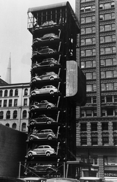 Vertikaler Parkplatz in Chicago, 1937 (bpk/Bernd Lohse) Vertikaler Parkplatz in Chicago, 1937 (bpk/Bernd Lohse)