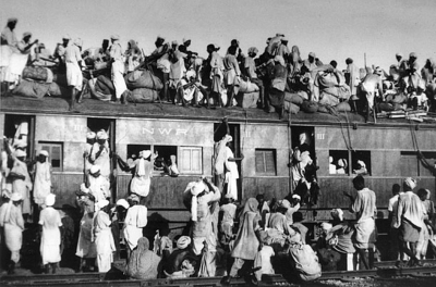 Flüchtlingszug im Punjab, 1947(Wikimedia Commons; Public Domain) Flüchtlingszug im Punjab, 1947(Wikimedia Commons; Public Domain)