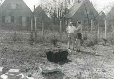 Eingezäunte Idylle. Der Blick von West-Berlin auf Einfamilienhäuser in Kleinmachnow, ca. 1969 (Archiv Kleinmachnow/Fam. Kühl)