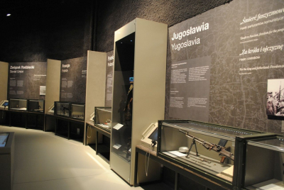 Partisanenbewegungen werden in ihrem europäischen Ausmaß gezeigt – hier etwa mit Verweis auf die Sowjetunion, Frankreich, Polen, Jugoslawien. (Foto: Andrzej Hoja)