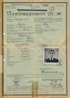 Nansen-Zertifikat für einen russischstämmigen, in Leipzig lebenden Kaufmann, ausgestellt am 26. Juli 1938 (Wikimedia Commons, Huddyhuddy, German NANSEN travel document 1938 used for the United Kingdom, CC BY-SA 4.0)