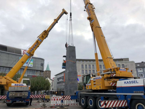 Demontage des Obelisken am Tag der Deutschen Einheit 2018 (Foto: Kathrin Meyer, Hessische/Niedersächsische Allgemeine)