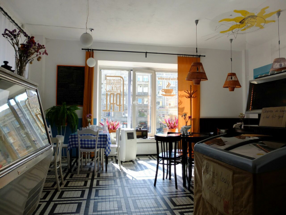 Das Warschauer Museumscafé ist mit originalen Einrichtungsgegenständen der sozialistischen Zeit möbliert. (Foto: Sabine Stach) Das Warschauer Museumscafé ist mit originalen Einrichtungsgegenständen der sozialistischen Zeit möbliert. (Foto: Sabine Stach)