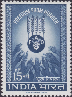 Indische Briefmarke von 1963 mit Verweis auf die Welternährungsorganisation (FAO)(Wikimedia Commons, Post of India, Stamp_of_India_-_1963_-_Colnect_142033_-_Hands_reaching_for_-_FAO, Government Open Data License – India)