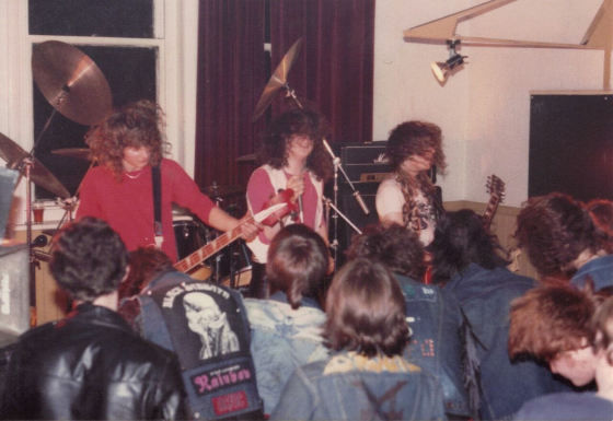 Auf dem »Club Circuit« in der mittelenglischen Provinz – die NWOBHM-Band Jaguar aus Bristol im »Red Lion« in Heanor, 30. Januar 1982 (Sammlung Garry Pepperd, Gitarrist der Band, mit freundlicher Erlaubnis)