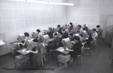 „National“-Buchungsmaschinen in der Lochkartenabteilung, November 1958