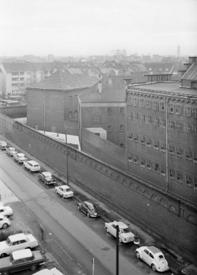 Gefängnis Klingelpütz, Köln (1834–1843 in zwei Bauphasen als preußisches Kriminalgefängnis errichtet, abgebrochen 1969 nach Fertigstellung der neuen Justizvollzugsanstalt Köln-Ossendorf)(© Rheinisches Bildarchiv Köln, Foto von 1963, rba_113520) Gefängnis Klingelpütz, Köln (1834–1843 in zwei Bauphasen als preußisches Kriminalgefängnis errichtet, abgebrochen 1969 nach Fertigstellung der neuen Justizvollzugsanstalt Köln-Ossendorf) (© Rheinisches Bildarchiv Köln, Foto von 1963, rba_113520)