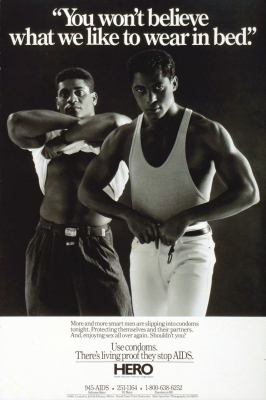 Abb. 3: »›You won’t believe what we like to wear in bed.‹« Health Education Resource Organization (HERO), USA, 43,2 x 27,9 cm, 1986 (Foto: Allan Sprecher; Sammlung Deutsches Hygiene-Museum Dresden, Inventarnummer 2012/424) Abb. 3: »›You won’t believe what we like to wear in bed.‹« Health Education Resource Organization (HERO), USA, 43,2 x 27,9 cm, 1986 (Foto: Allan Sprecher; Sammlung Deutsches Hygiene-Museum Dresden, Inventarnummer 2012/424)